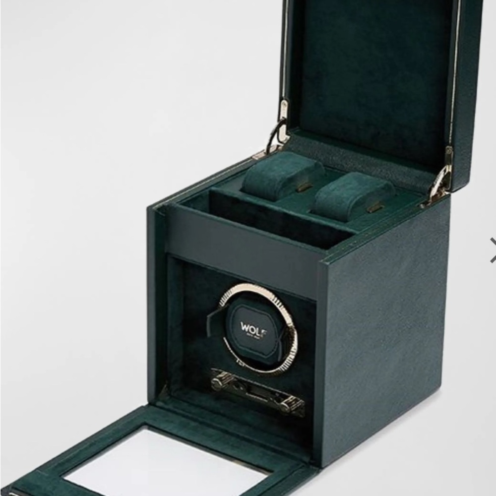 WOLF
British Racing Single Watch Winder with Storage